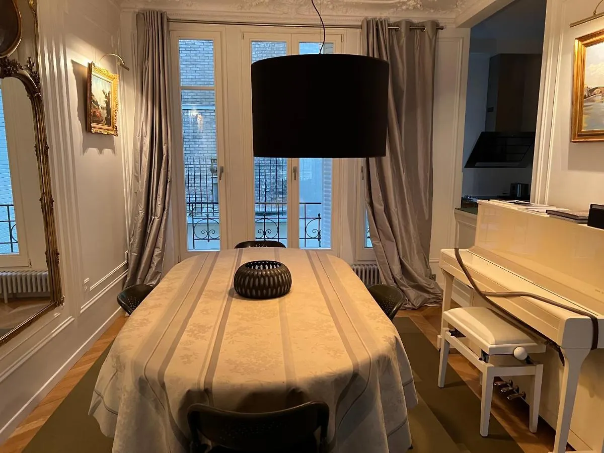 Aparthotel Raynouard Apartment